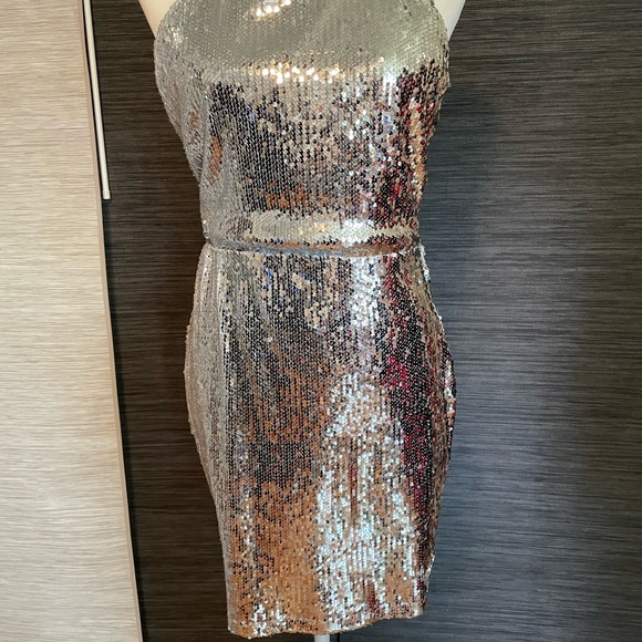 LuLu’s Silver Sequin Dress - Picture 4 of 8